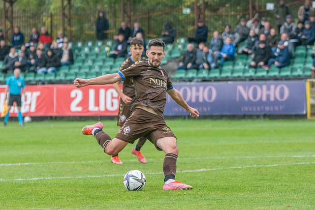 进攻往往能 进攻往往能